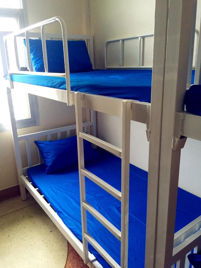 Small Elephant Hostel Bangkok Esterno foto