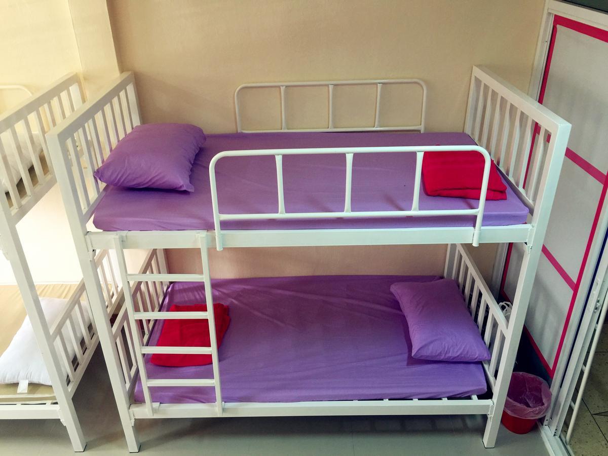 Small Elephant Hostel Bangkok Esterno foto